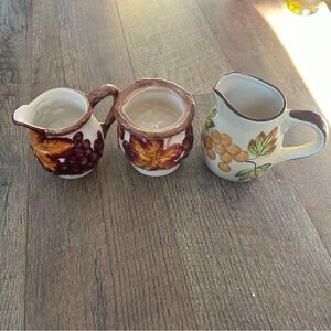 🤑💚Trio of Ceramic Pitchers with Nature Motifs💚🤑